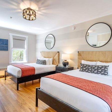 ニューポート Paws On Pelham (Adults Only) Bed & Breakfast エクステリア 写真