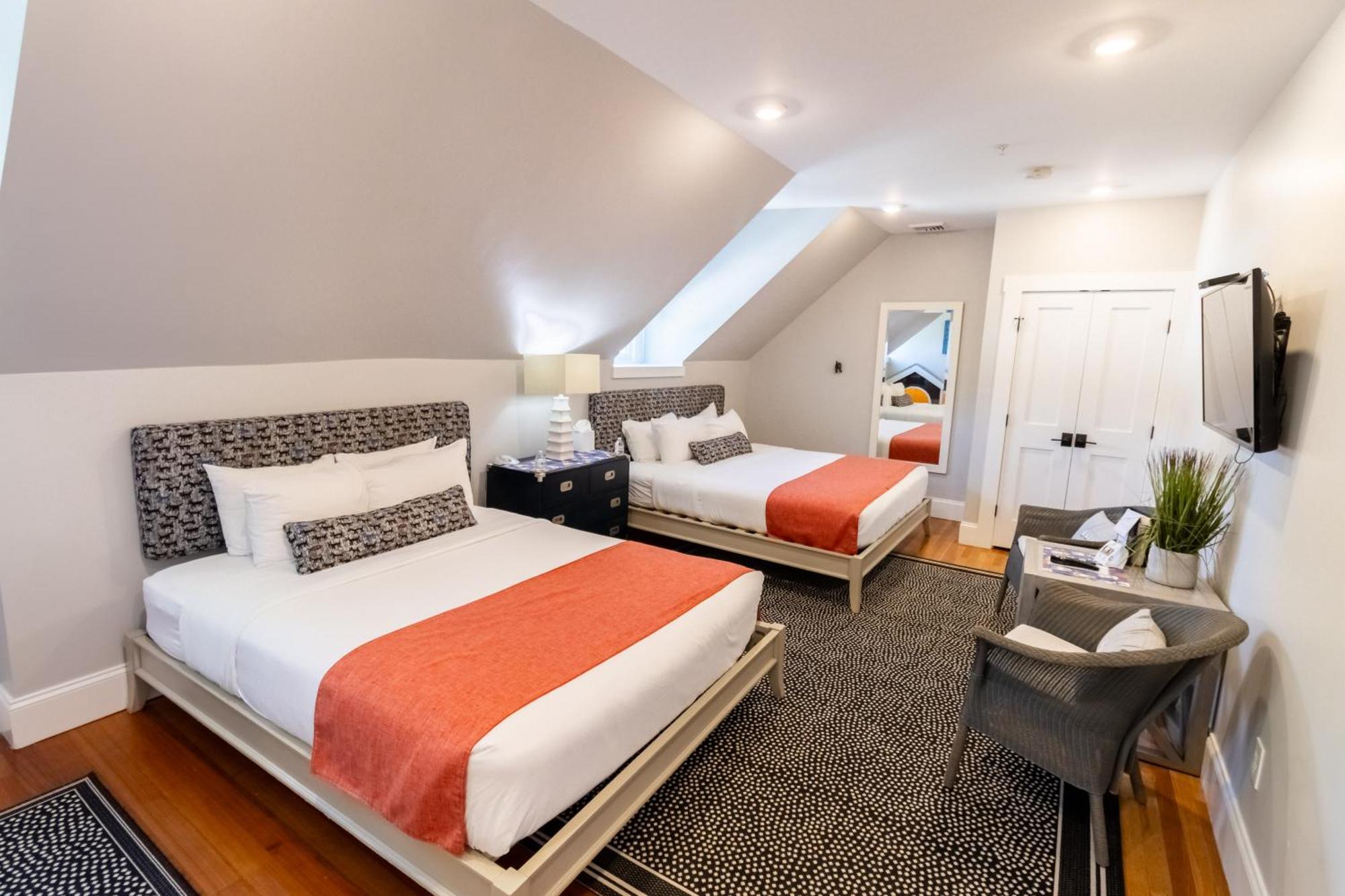 ニューポート Paws On Pelham (Adults Only) Bed & Breakfast エクステリア 写真