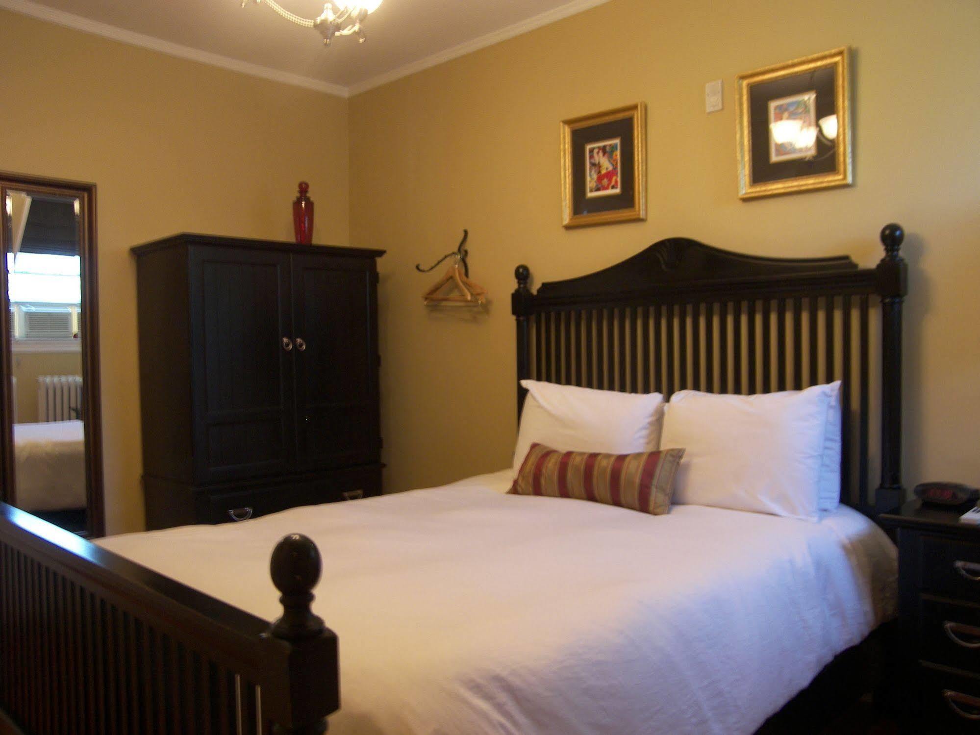 ニューポート Paws On Pelham (Adults Only) Bed & Breakfast エクステリア 写真