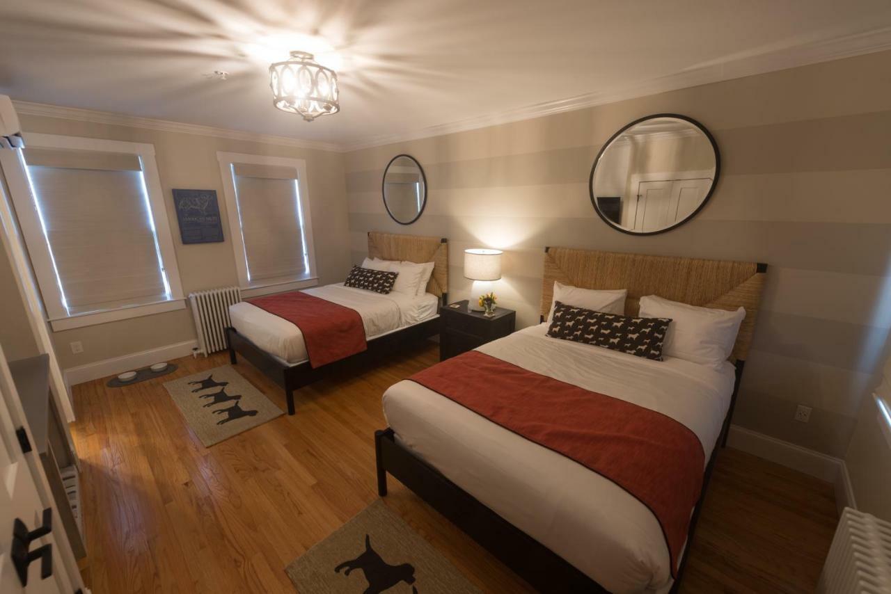 ニューポート Paws On Pelham (Adults Only) Bed & Breakfast エクステリア 写真