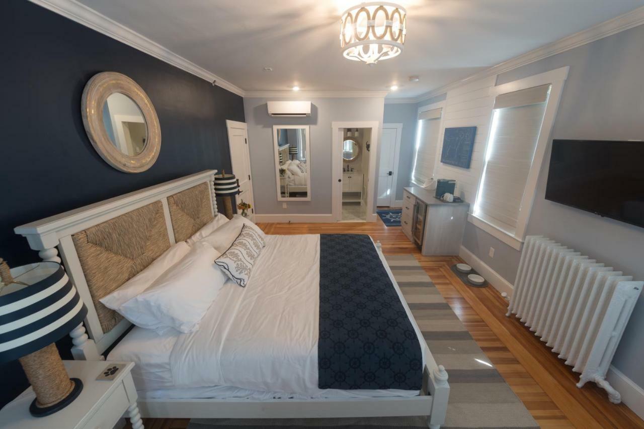 ニューポート Paws On Pelham (Adults Only) Bed & Breakfast エクステリア 写真